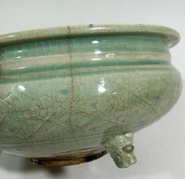 Ming LONGQUAN CELADON-GLAZED TRIPOD CENSER - Chinese Porcelain