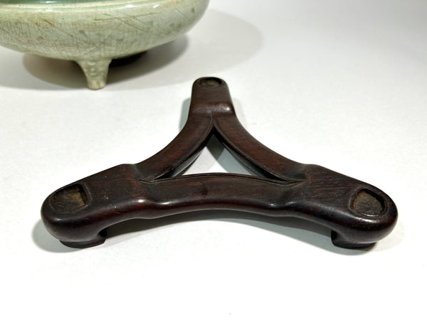 Ming LONGQUAN CELADON-GLAZED TRIPOD CENSER - Chinese Porcelain