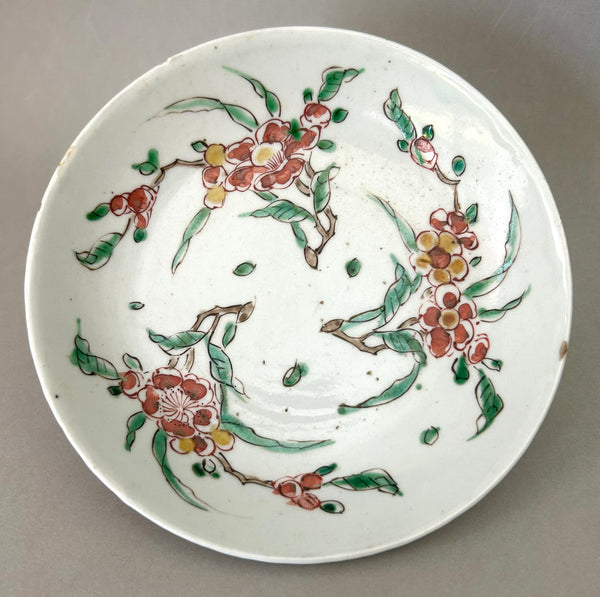 Late Ming Chongzhen wucai Flower plate - Ming Chinese Porcelain