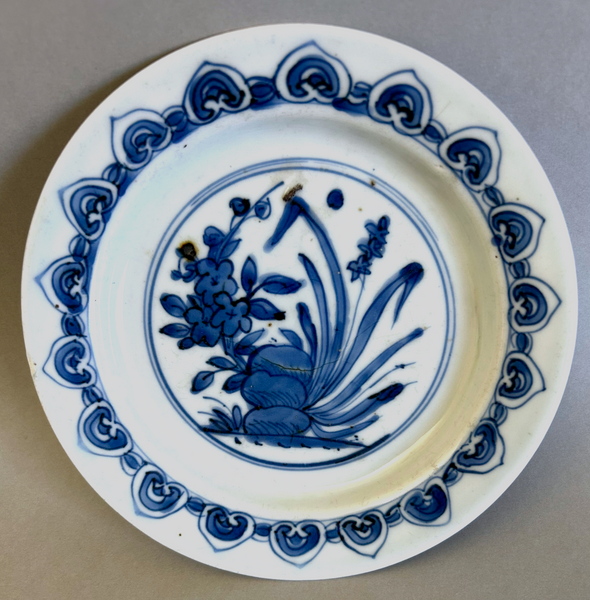 Ming blue and white Flowers and Rui heads plate - Chinese Porcelain