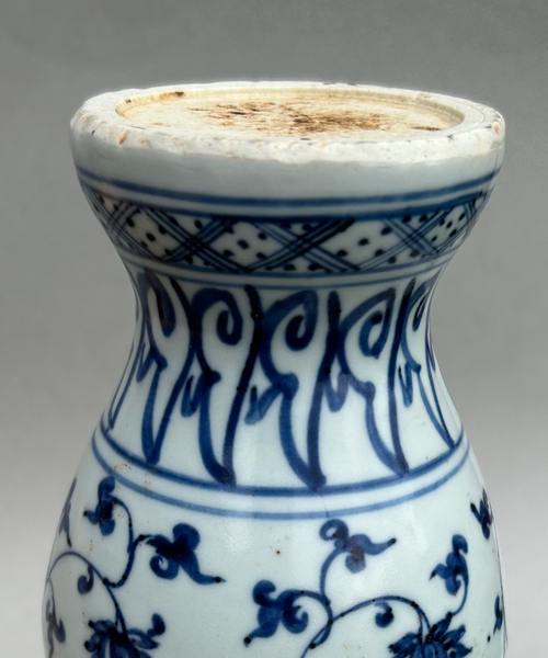 Ming  Wanli Lotus Scroll Baluster Vase Chinese Porcelain - Antique