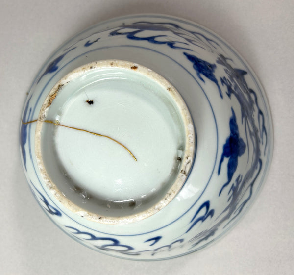 Wanli  Large Dragon bowl - Ming Chinese Porcelain