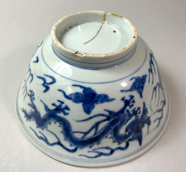 Wanli  Large Dragon bowl - Ming Chinese Porcelain
